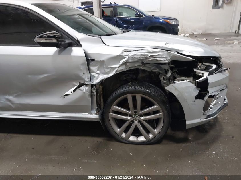 2018 VOLKSWAGEN PASSAT 2.0T R-LINE/2.0T S - 1VWAA7A33JC031842