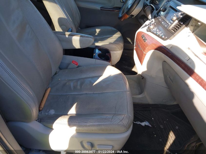 2013 TOYOTA SIENNA XLE/LIMITED - 5TDDK3DC2DS061807