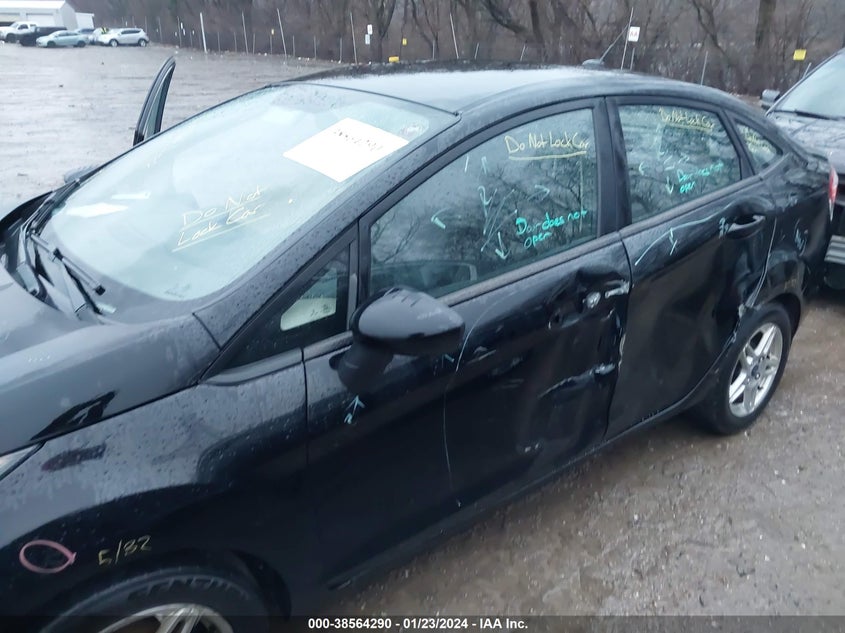 VIN 3FADP4BJ3KM144870 2019 FORD FIESTA SE