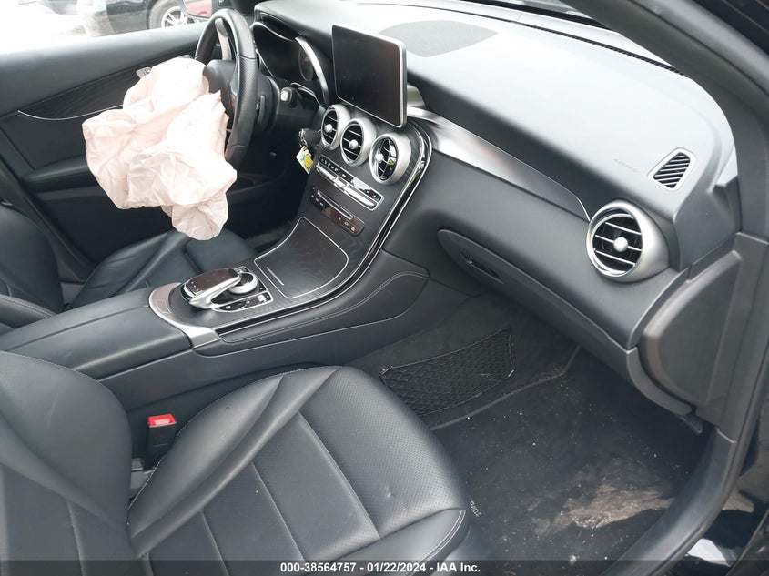 VIN WDC0G4JB6JV069373 2018 MERCEDES-BENZ GLC 300 300