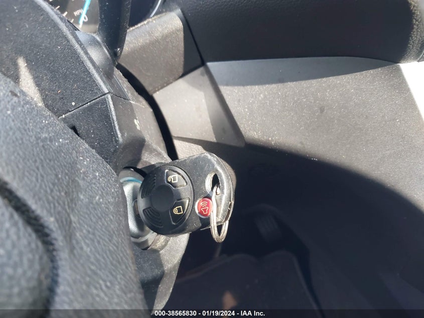 VIN 1FMCU0GD5HUB85723 2017 FORD ESCAPE SE