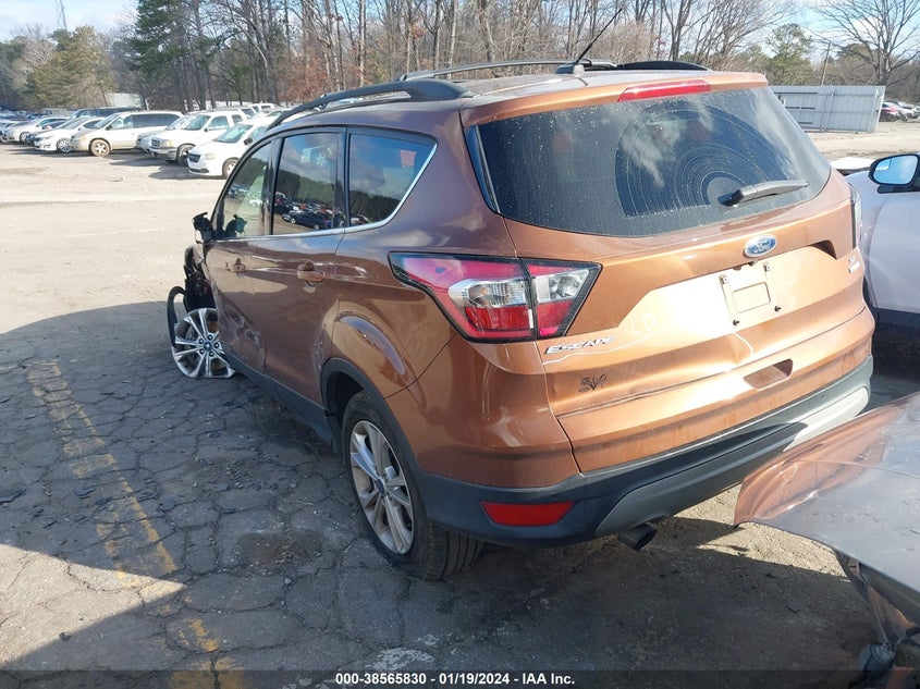 VIN 1FMCU0GD5HUB85723 2017 FORD ESCAPE SE