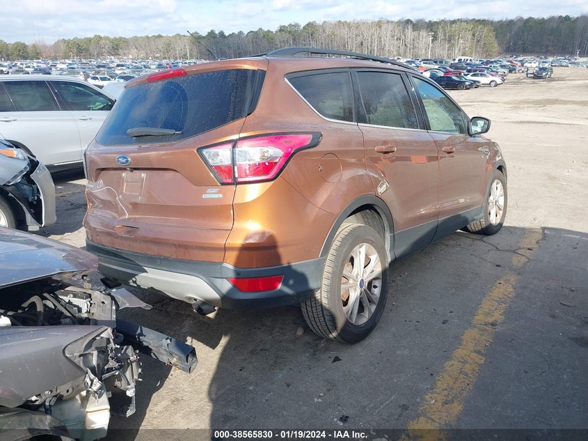 VIN 1FMCU0GD5HUB85723 2017 FORD ESCAPE SE