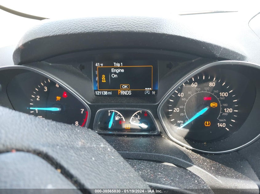 VIN 1FMCU0GD5HUB85723 2017 FORD ESCAPE SE