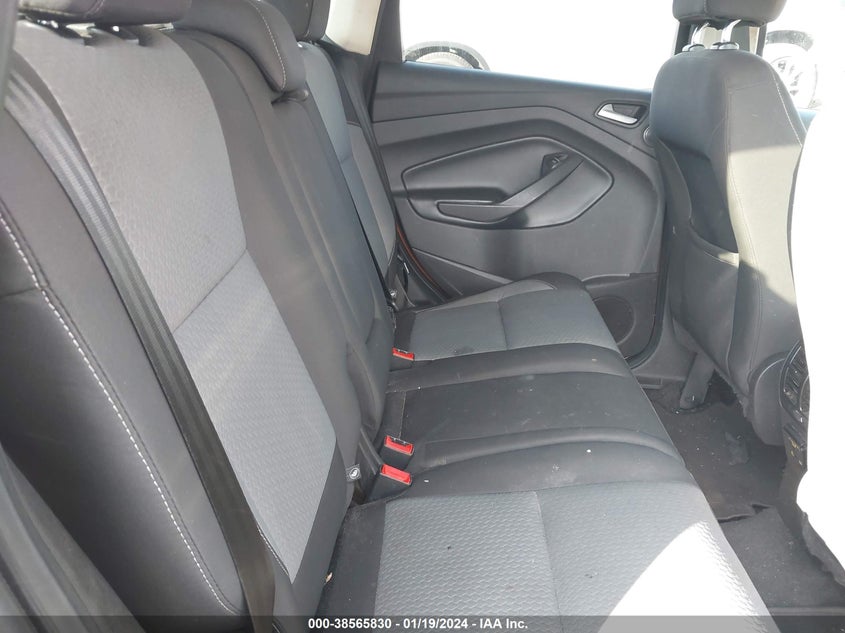 VIN 1FMCU0GD5HUB85723 2017 FORD ESCAPE SE