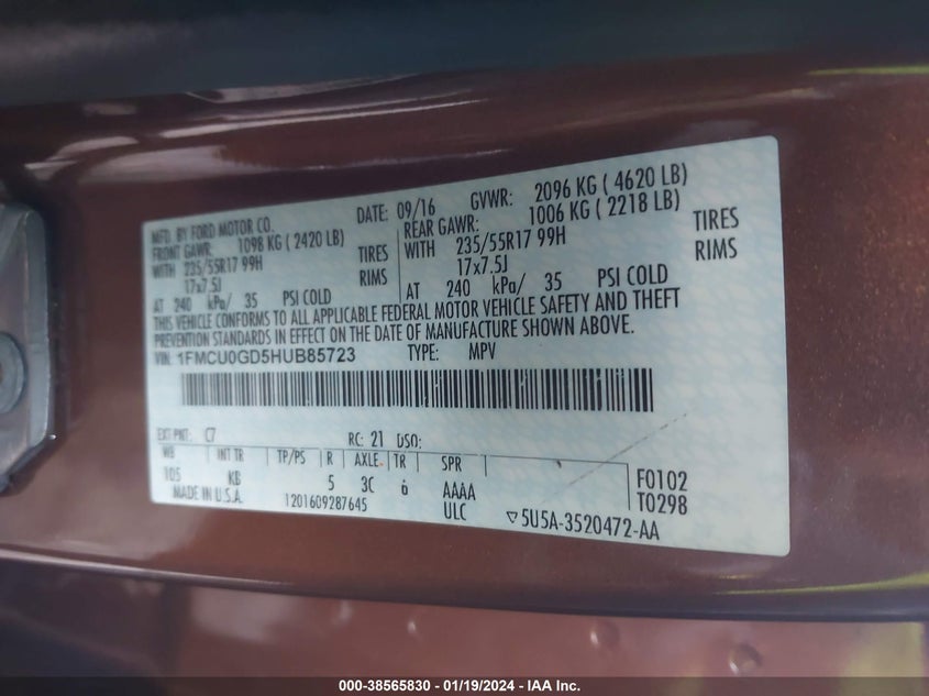 VIN 1FMCU0GD5HUB85723 2017 FORD ESCAPE SE