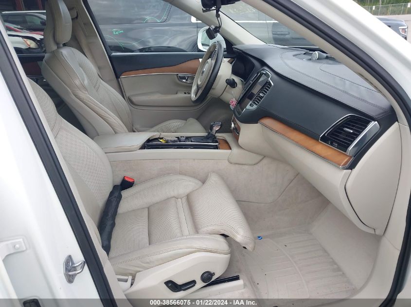 2016 VOLVO XC90 T6 - YV4A22PL8G1017933