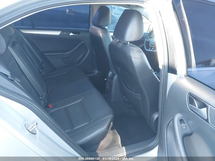 2015 VOLKSWAGEN JETTA 1.8T SE - 3VWD07AJ4FM416556