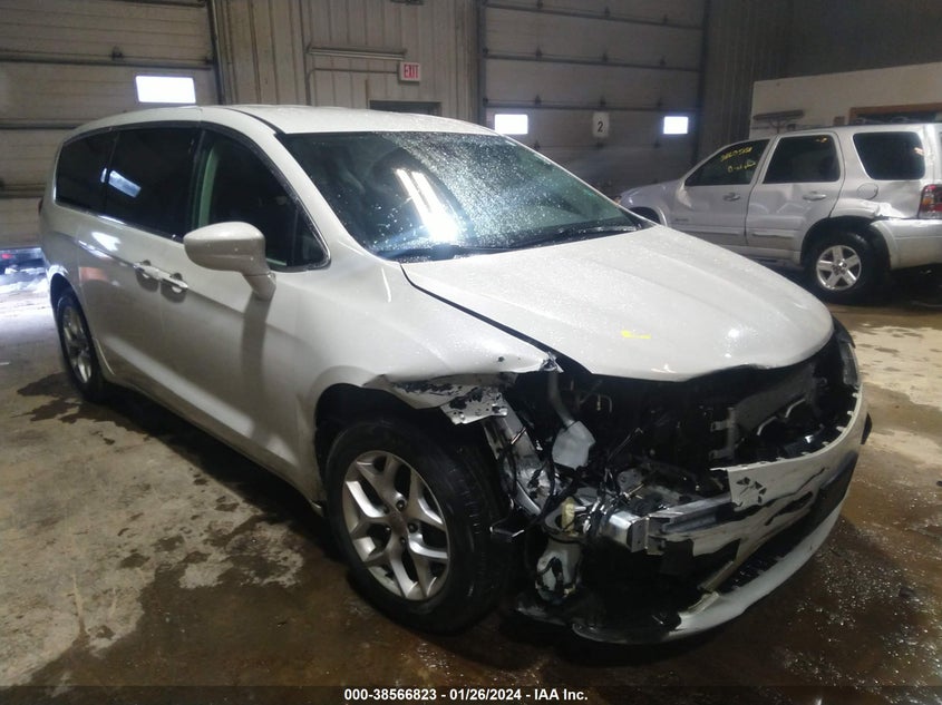 VIN 2C4RC1FG3KR714870 2019 CHRYSLER PACIFICA TOURING PLUS