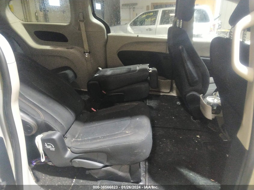 VIN 2C4RC1FG3KR714870 2019 CHRYSLER PACIFICA TOURING PLUS