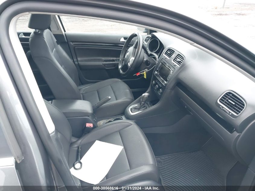 2014 VOLKSWAGEN JETTA SPORTWAGEN 2.5L SE - 3VWPP7AJ2EM611420