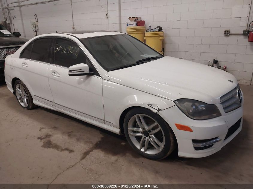 2013 MERCEDES-BENZ C 250 LUXURY/SPORT - WDDGF4HB7DR274376