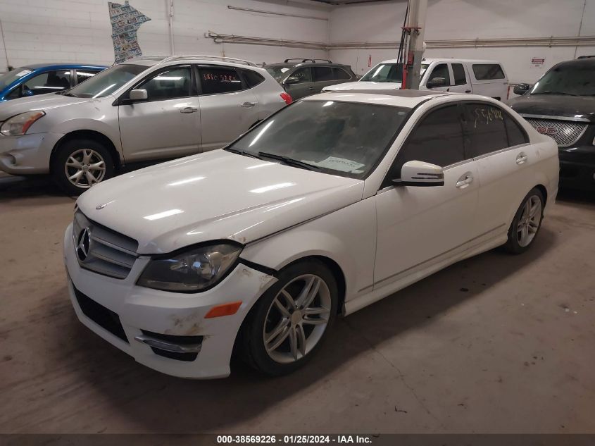 2013 MERCEDES-BENZ C 250 LUXURY/SPORT - WDDGF4HB7DR274376
