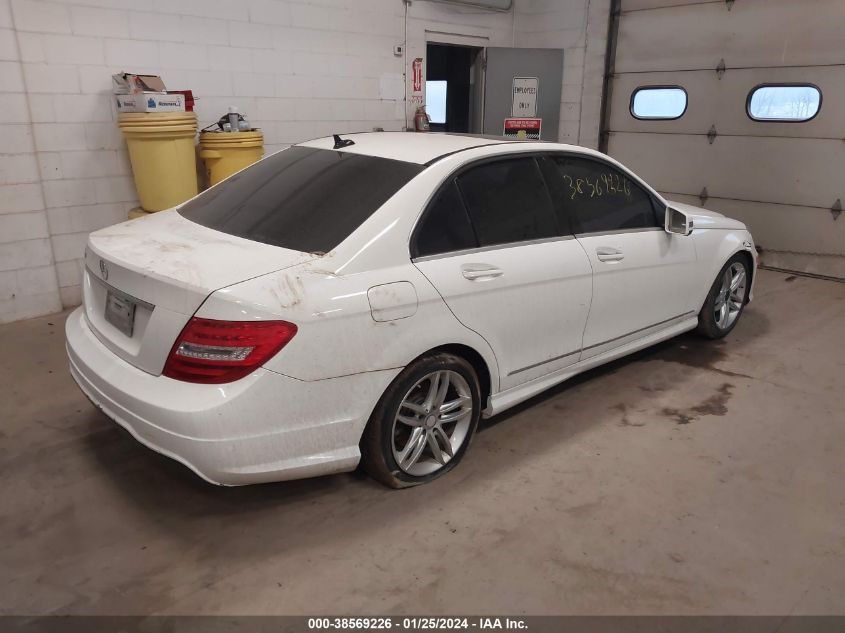 2013 MERCEDES-BENZ C 250 LUXURY/SPORT - WDDGF4HB7DR274376