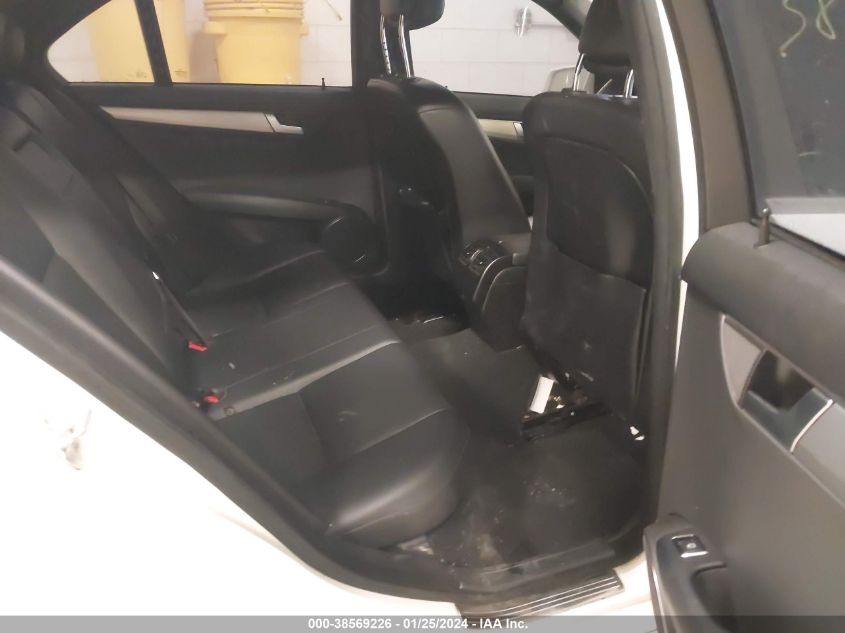 2013 MERCEDES-BENZ C 250 LUXURY/SPORT - WDDGF4HB7DR274376