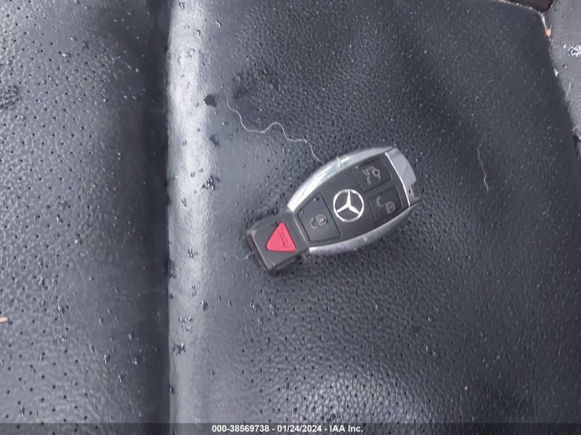 2013 MERCEDES-BENZ C 250 LUXURY/SPORT - WDDGF4HB7DA826120