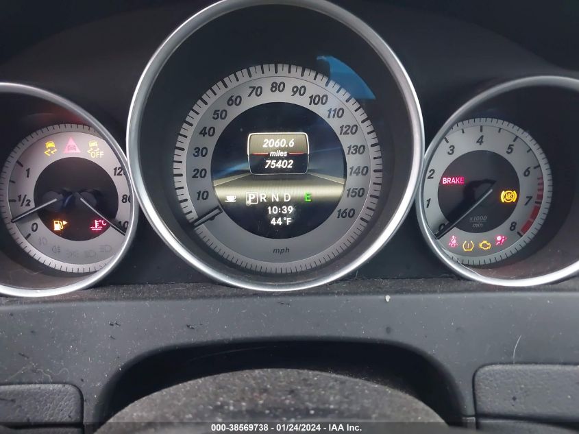 2013 MERCEDES-BENZ C 250 LUXURY/SPORT - WDDGF4HB7DA826120