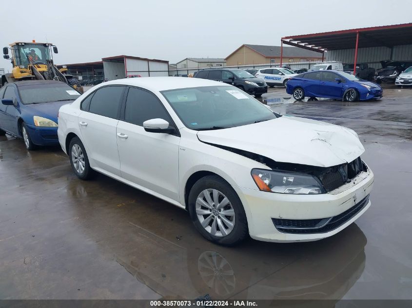 2015 VOLKSWAGEN PASSAT S - 1VWAT7A35FC024103