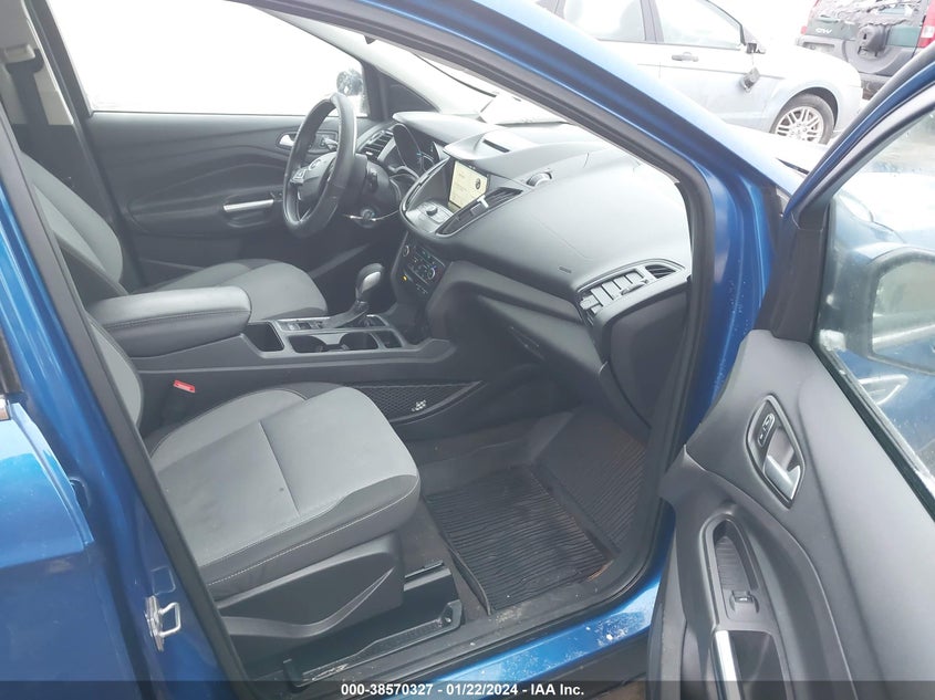 VIN 1FMCU9GD0JUB07456 2018 FORD ESCAPE SE