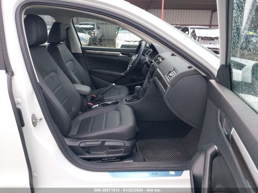 2018 VOLKSWAGEN PASSAT SE - 1VWBA7A36JC023383