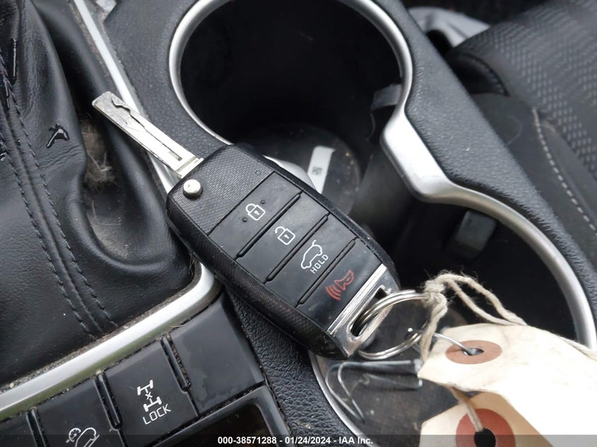 VIN KNDPMCAC5H7161170 2017 KIA SPORTAGE LX