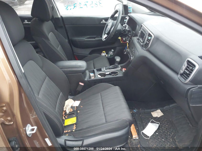 VIN KNDPMCAC5H7161170 2017 KIA SPORTAGE LX