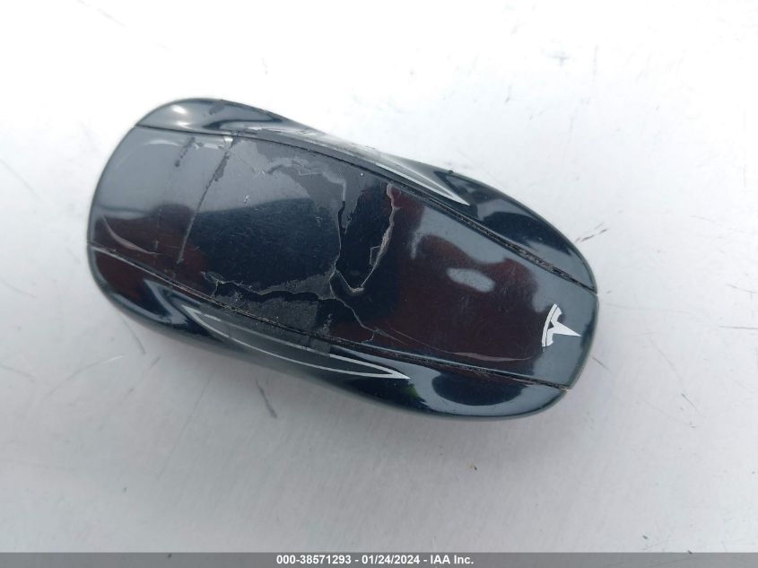 2013 TESLA MODEL S - 5YJSA1CG2DFP16927