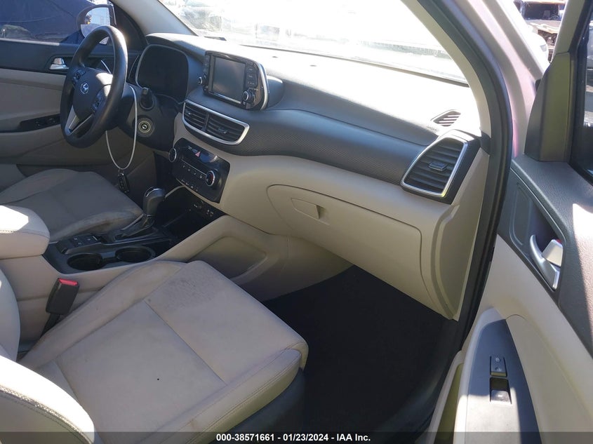 VIN KM8J23A44KU926846 2019 HYUNDAI TUCSON SE