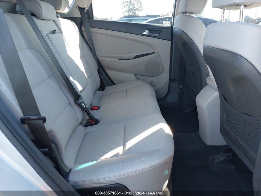VIN KM8J23A44KU926846 2019 HYUNDAI TUCSON SE