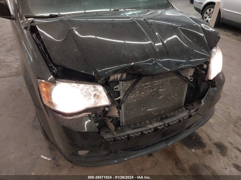 VIN 2C4RDGCG3JR326184 2018 DODGE GRAND CARAVAN SXT