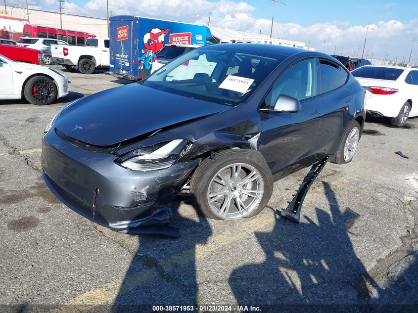 VIN 7SAYGDEE9PF960863 2023 TESLA MODEL Y
