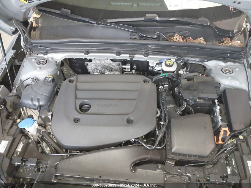 2024 VOLVO XC40 B5 CORE DARK THEME YV4L12UK8R2212970