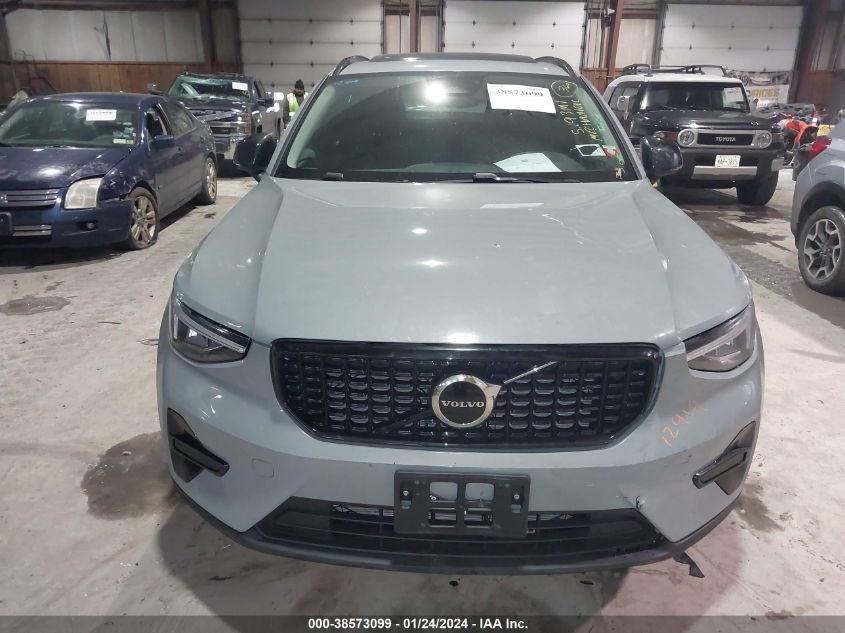 2024 VOLVO XC40 B5 CORE DARK THEME YV4L12UK8R2212970