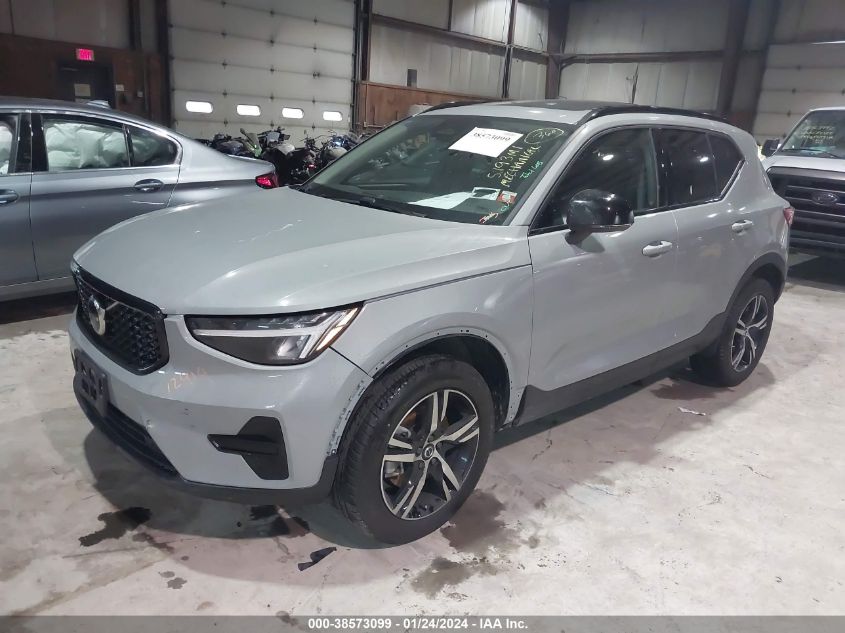 2024 VOLVO XC40 B5 CORE DARK THEME YV4L12UK8R2212970