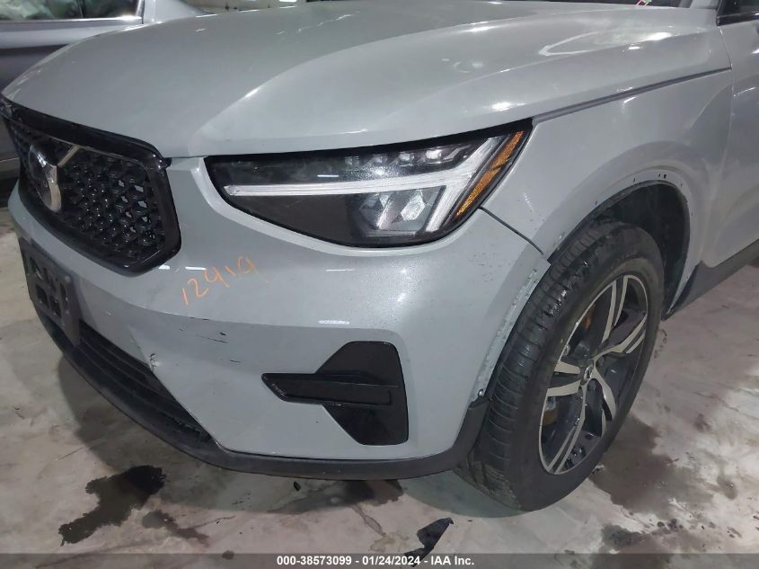 2024 VOLVO XC40 B5 CORE DARK THEME YV4L12UK8R2212970
