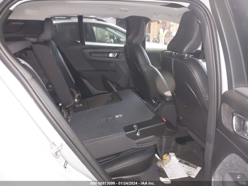 2024 VOLVO XC40 B5 CORE DARK THEME YV4L12UK8R2212970