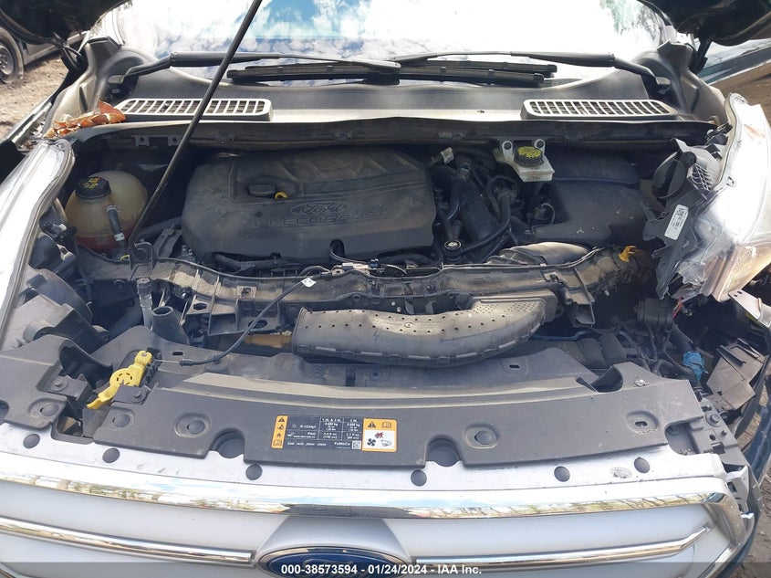 VIN 1FMCU9GD3JUA86943 2018 FORD ESCAPE SE