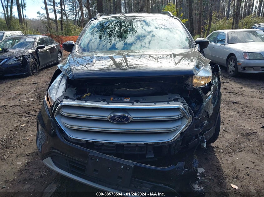 VIN 1FMCU9GD3JUA86943 2018 FORD ESCAPE SE