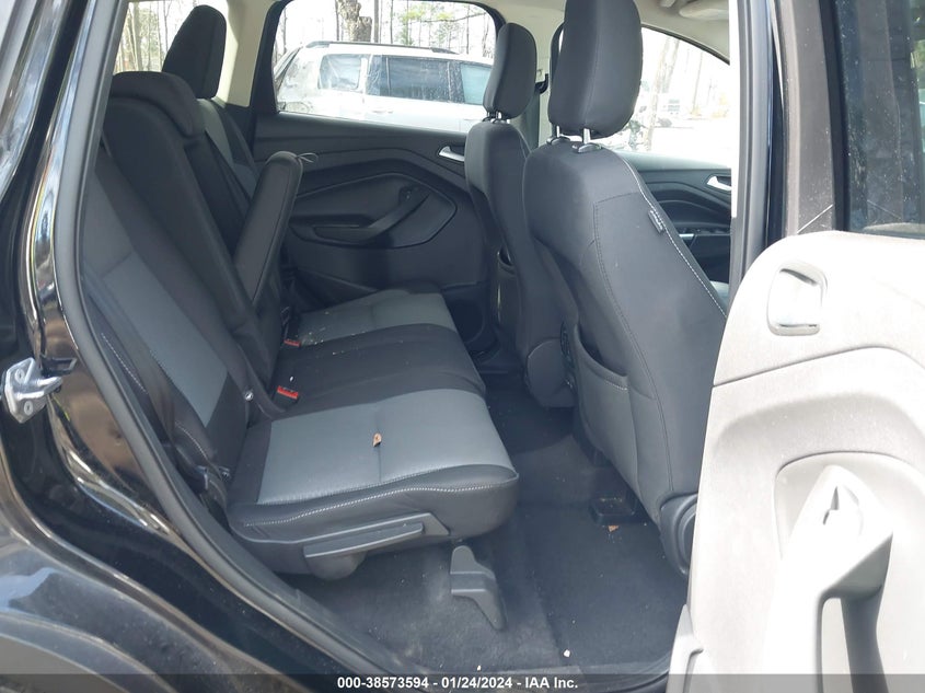 VIN 1FMCU9GD3JUA86943 2018 FORD ESCAPE SE