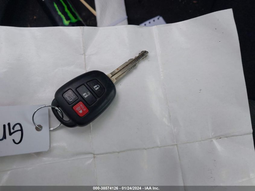 2015 TOYOTA RAV4 XLE - 2T3RFREV2FW274433