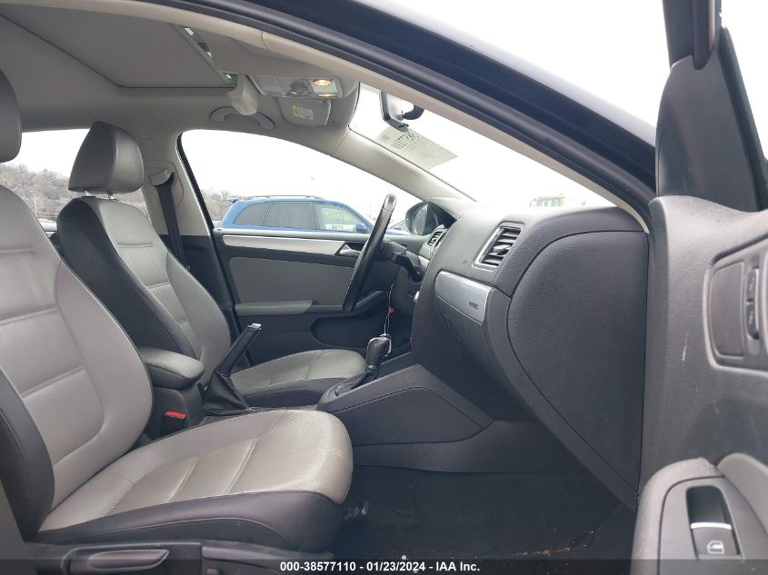 2013 VOLKSWAGEN JETTA HYBRID SEL PREMIUM 3VW637AJ6DM217862