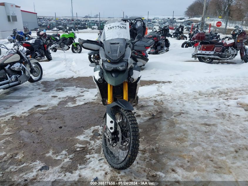 2023 TRIUMPH MOTORCYCLE TIGER 900 RALLY PRO/900 BOND EDITION SMTE67DF1PTBJ0838