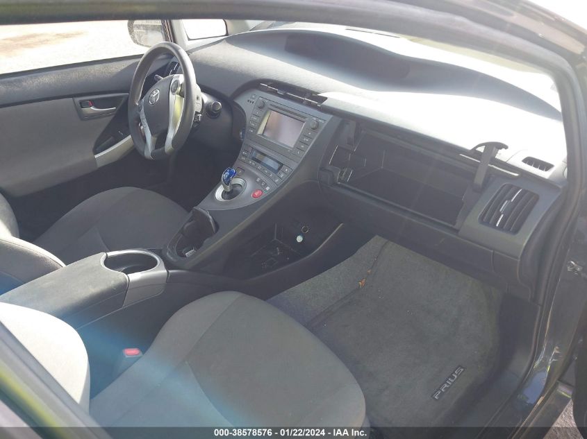 2015 TOYOTA PRIUS TWO - JTDKN3DU5F1942668