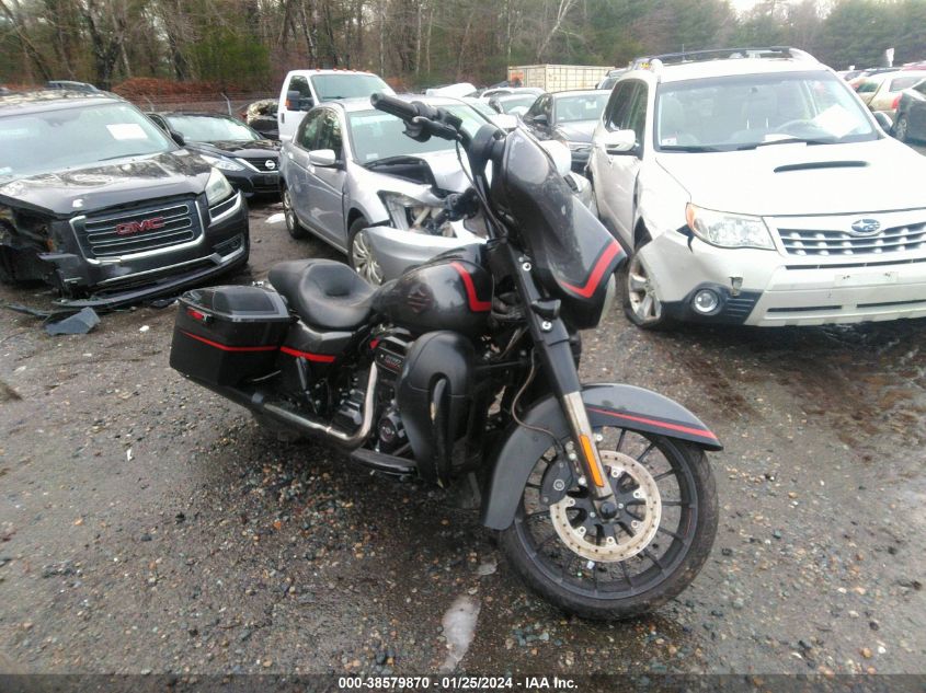 2018 HARLEY-DAVIDSON FLHXSE CVO STREET GLIDE - 1HD1PXL14JB959628
