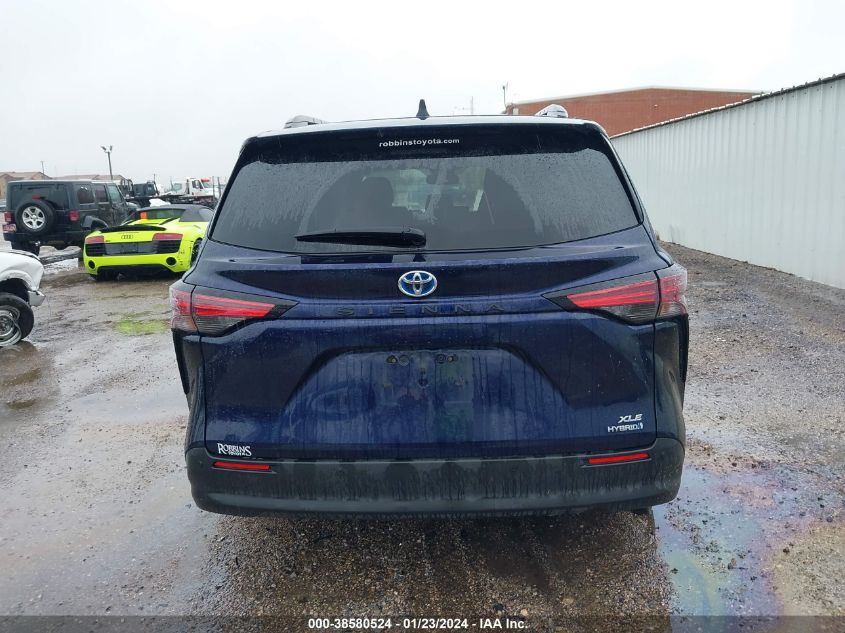 2022 TOYOTA SIENNA XLE - 5TDYRKEC2NS105568