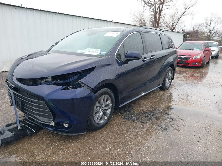 2022 TOYOTA SIENNA XLE - 5TDYRKEC2NS105568