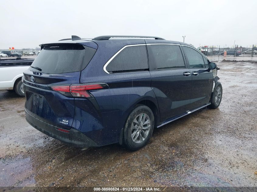 2022 TOYOTA SIENNA XLE - 5TDYRKEC2NS105568