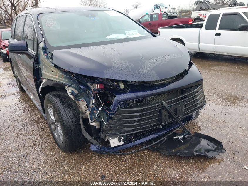 2022 TOYOTA SIENNA XLE - 5TDYRKEC2NS105568