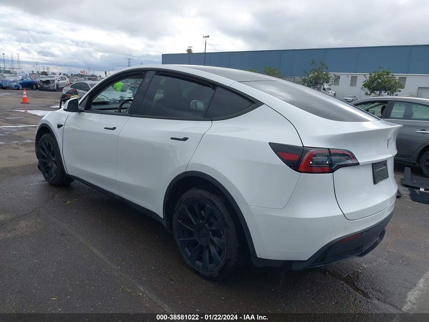 VIN 7SAYGDEE3PA052194 2023 TESLA MODEL Y