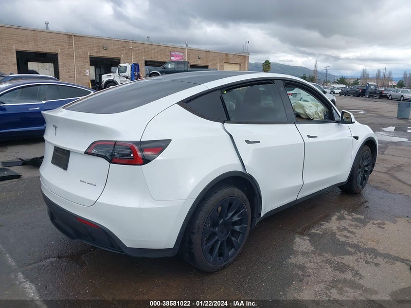 VIN 7SAYGDEE3PA052194 2023 TESLA MODEL Y